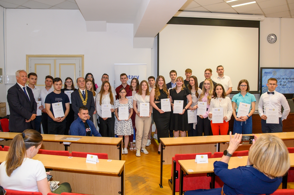Nagrađeno 24 izvrsnih učenika i studenata